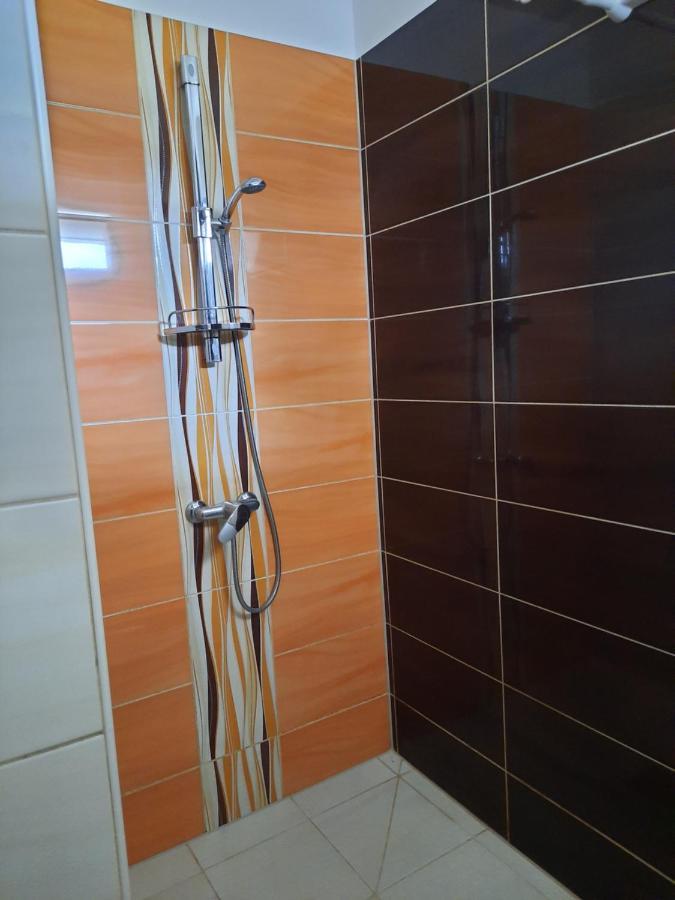 Fitt Apartman เลนตี ภายนอก รูปภาพ
